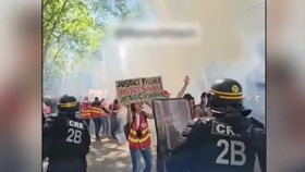 VIDEO Ziua Muncii, marcată de proteste și violențe. Cu ocazia zilei de 1 Mai, oamenii și-au cerut drepturile